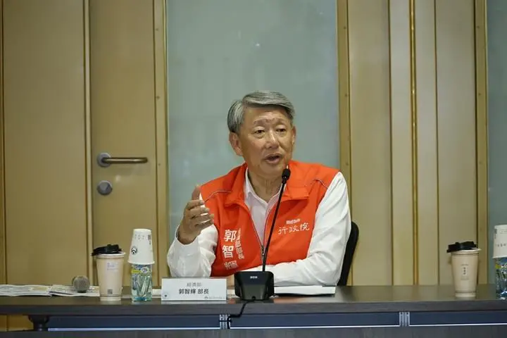 郭智輝爭議不斷藍綠都罵爆　葉元之曝背後有賴清德撐腰：他不會改
