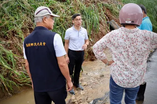 高雄收成難擋豪雨！鍾佳濱：爭取蔬果全品項補助
