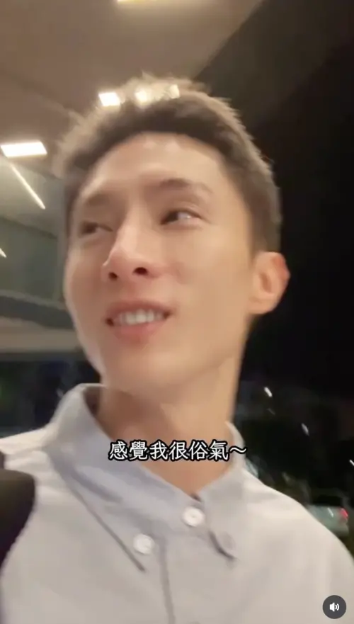 ▲阿本領包裹聽不懂簡語，轉問男友才知是電話後三碼。（圖／阿本IG ＠aben6011）