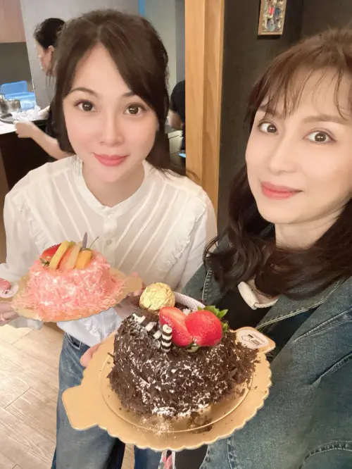 ▲熊家婕（左）與周子寒（左）同框慶生。（圖／翻攝自周子寒臉書）