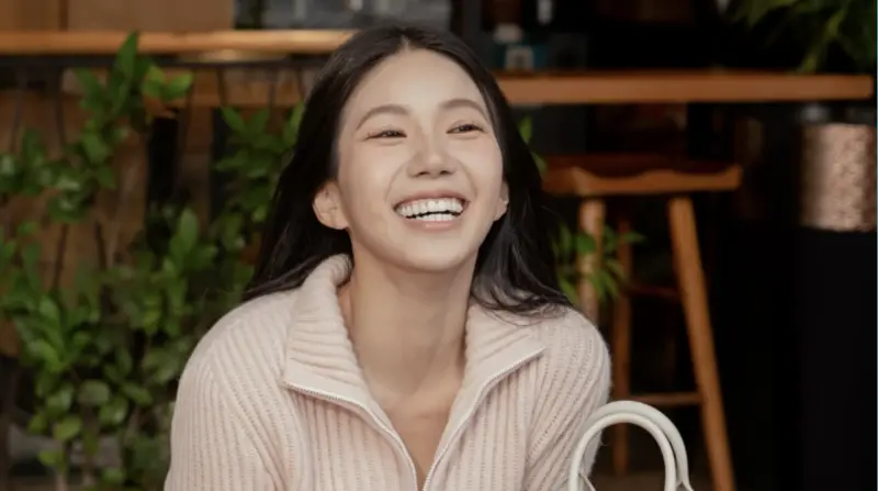 ▲YouTube頻道「眾量級」由Andy、家寧（如圖）組成，上月31日傍晚家寧拍片影射抓姦在床Andy，男方再反咬對方，昨（4）日家寧透過臉書發布2篇貼文，分享運動及完妝近況，感性喊話粉絲：「每個特別瞬間，是你們也在。」（圖／翻攝自家寧臉書）