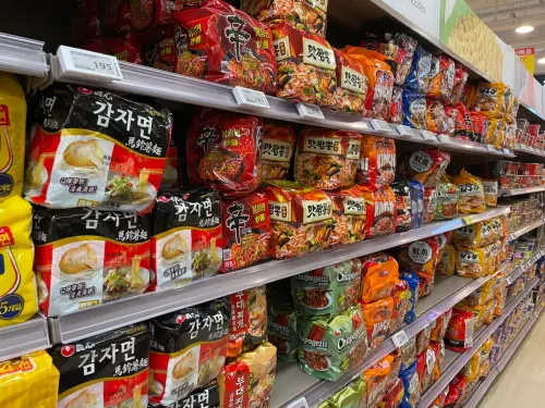 日韓泡麵最強勁敵是它！這包賣爆1000萬　台灣人後悔了：錯過28年

