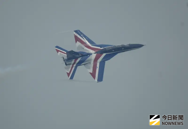 ▲勇鷹高教機將接棒AT-3教練機,成為雷虎小組新一代表演機。(圖/記者呂炯昌攝,2025.08.05)
