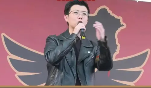 閩南狼決裂八炯！他點名苗博雅「站納粹鷹下」：怎麼不說話？
