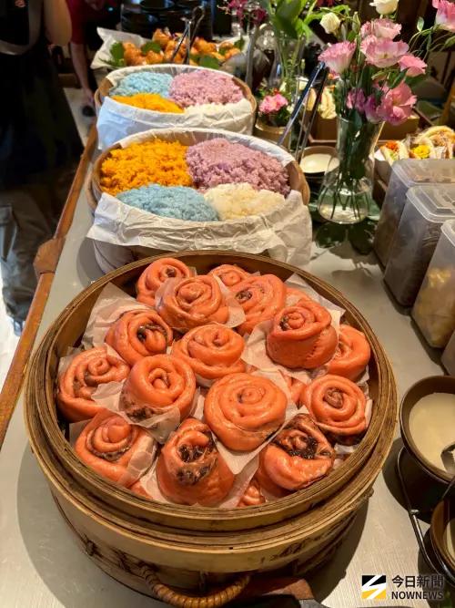 ▲以花卉結合彰化在地食材，輔導田尾業者推出花卉主題餐桌。（圖／記者金武鳳攝，２０２５．８．５）