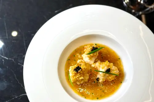 小吃變高檔菜！龍蝦做白菜滷、鮑魚入海產粥　晶英客座餐會被訂光
