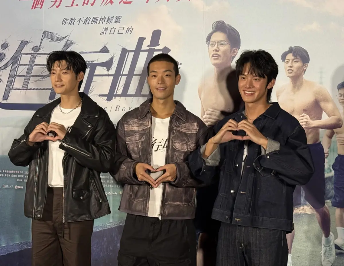▲劉育仁（左起）、牧森、余杰恩在《進行曲》都有展露體格的吸睛畫面，大家為此苦練半年，成功引起網友話題。劉育仁和余杰恩一場「鬥鼓」的情節，一度考慮用AI換臉，卻因為太貴，不得不由他們親自苦練上陣，兩人壓力超大。（圖／記者蘇詠智攝）