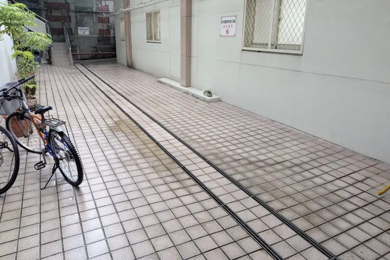▲立法院抵擋不住大雨淹水。（圖／讀者提供）