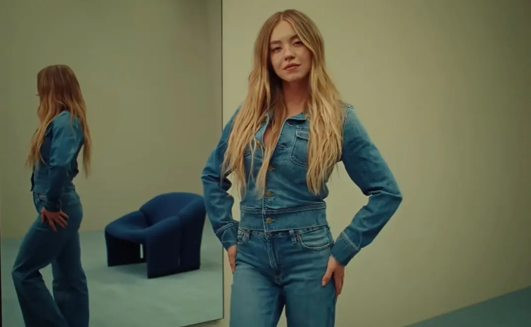 ▲美國當紅炸子雞女星史威尼（Sydney Sweeney）因牛仔褲廣告陷入爭議。（圖／翻攝自American Eagle YouTube）