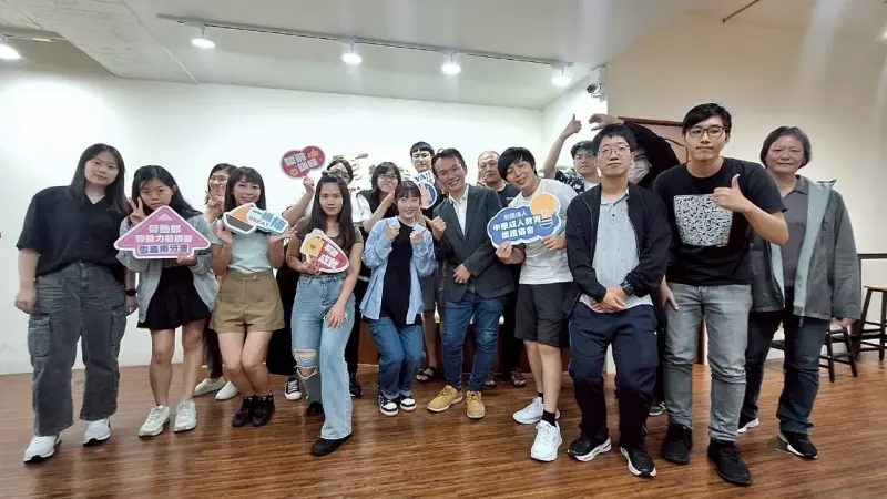 ▲ 《UIUX超直覺網頁互動設計培訓班》於近日舉辦結訓成果發表會。（圖／翻攝畫面）