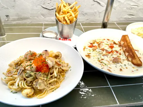 ▲LillA「蒜蓉奶油海鮮麵」660元。（圖／記者蕭涵云攝）