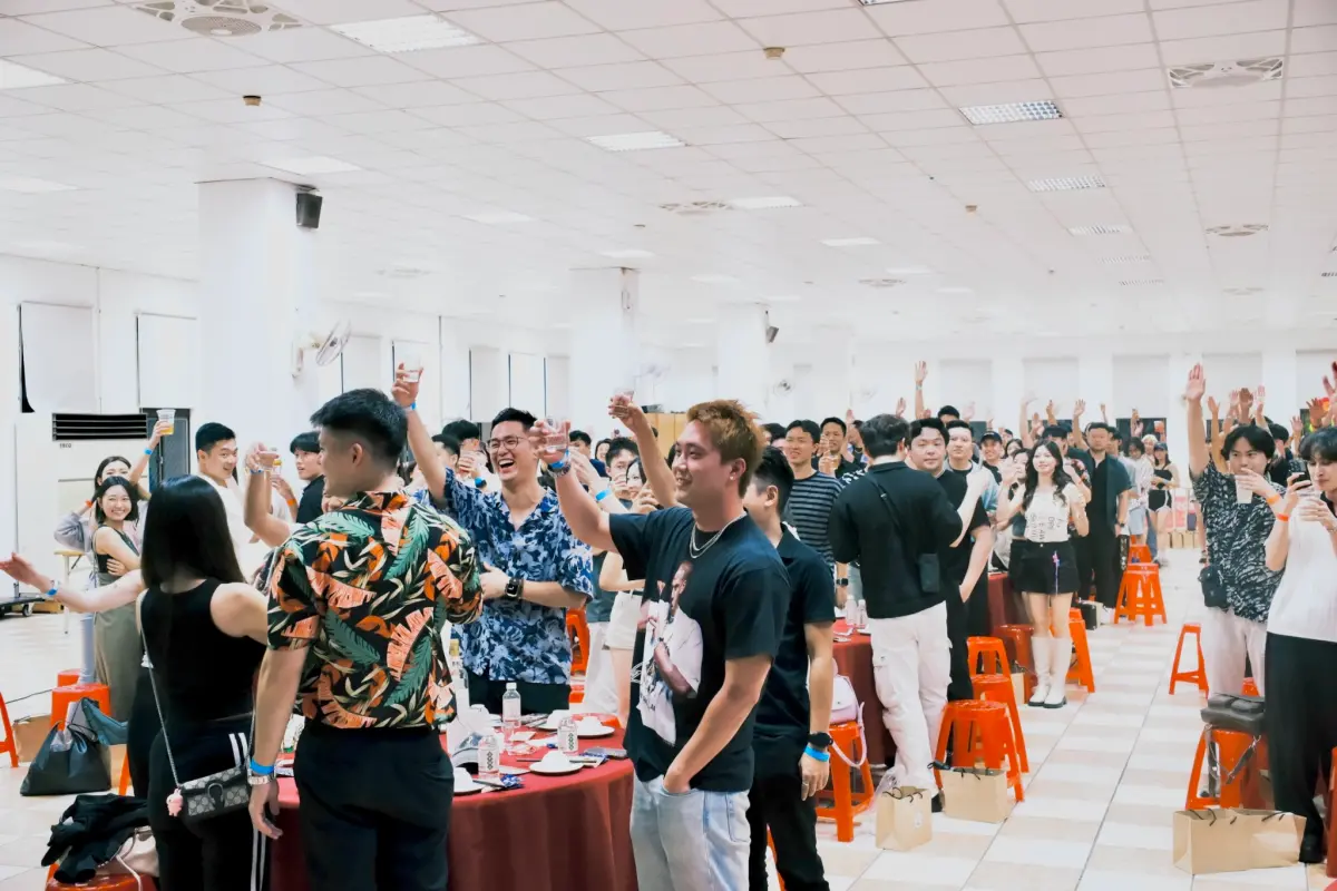 ▲「三十而立 辦桌有你」辦桌派對舉杯宣誓，在熱烈氣氛中揭開活動序幕。（圖／章哲榮攝）