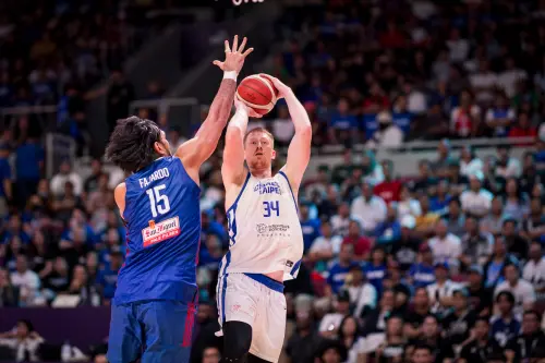 ▲中華隊高柏鎧在2025年亞洲盃首戰菲律賓，在內線攻、守兩段都做極大貢獻，成為首戰獲勝關鍵人物。（圖／取自亞洲盃官網）