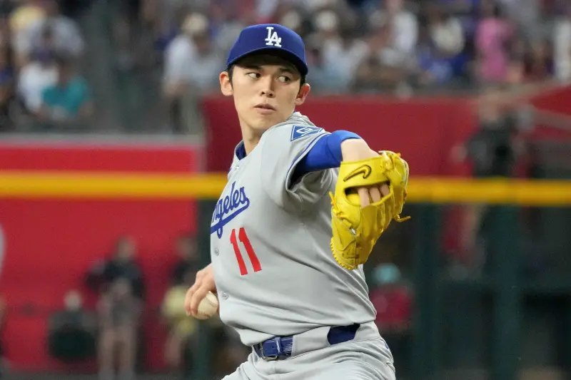 ▲MLB美國職業棒球大聯盟（Major League Baseball）洛杉磯道奇（Los Angeles Dodgers）總教練羅伯斯（Dave Roberts）於今（7）日賽前受訪時，針對日本投手佐佐木朗希的復健進度進行說明。（圖／美聯社／達志影像）