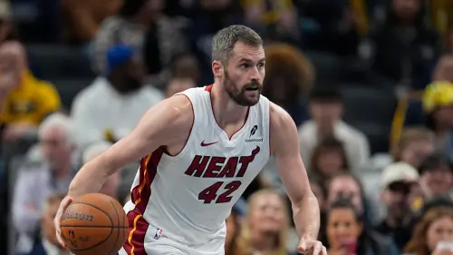 ▲樂福（Kevin Love）這類老將被視為「休息室領袖」，能在高壓的季後賽期間舒緩團隊氣氛，並在關鍵時刻提供短暫的支援。（圖／美聯社／達志影像）
