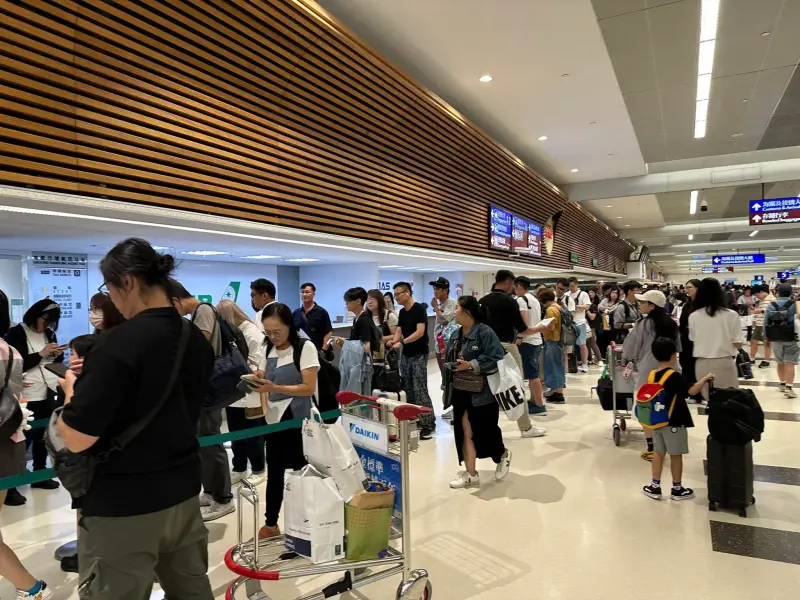 ▲國泰航空從日本關西機場飛往台北的班機，竟整班行李全滯留在日本，旅客抵台後相當焦急。（圖／翻攝自爆料公社公開版）