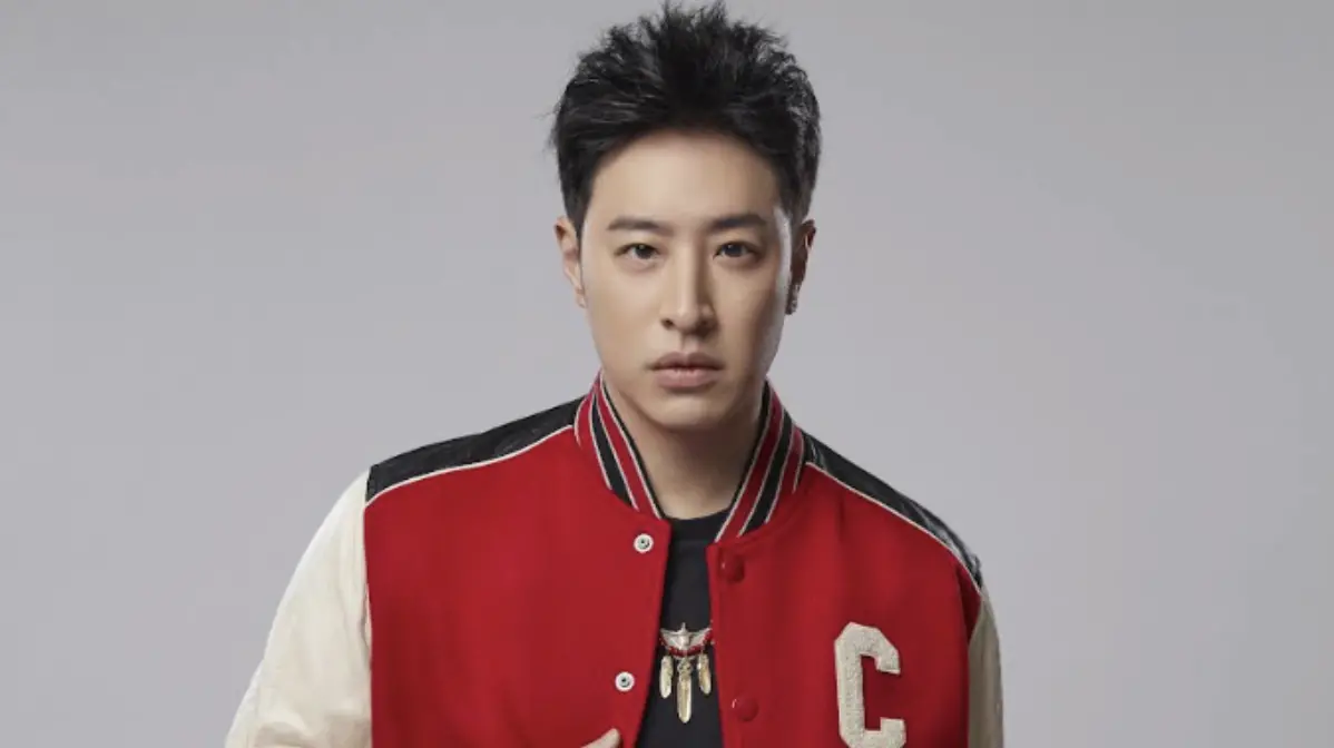 ▲歌手潘瑋柏（如圖）與老婆宣云（Luna）結婚5年多，今（6）日恰逢他45歲生日，罕見公開自己在愛情裡的3點宣言，並依此概念推出最新單曲〈Yes I Do〉，更加碼透露演唱會計劃，喊話粉絲期待一下！（圖／眾水之音、潘瑋柏工作室提供）