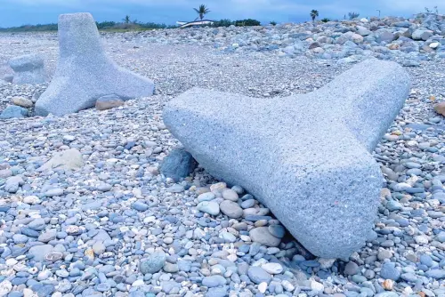 台東「超好躺消波塊」遭滅頂！最強景點沒了　水利署1理由不復原
