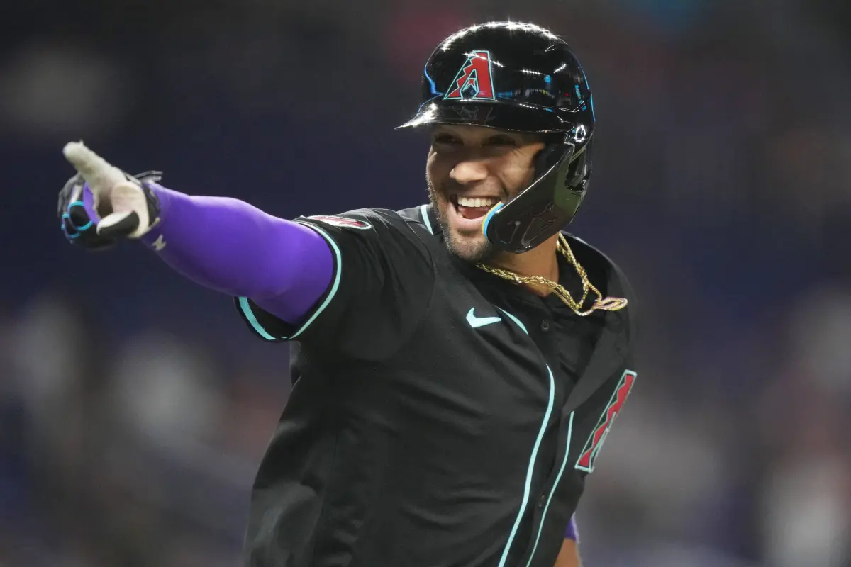 ▲古力歐今對教士，從火球男米勒（Mason Miller）手中開轟，瞄準167.2公里火球，創MLB自2008年來最速全壘打紀錄。（圖／路透／達志影像）