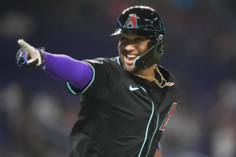 ▲古力歐今對教士，從火球男米勒（Mason Miller）手中開轟，瞄準167.2公里火球，創MLB自2008年來最速全壘打紀錄。（圖／路透／達志影像）