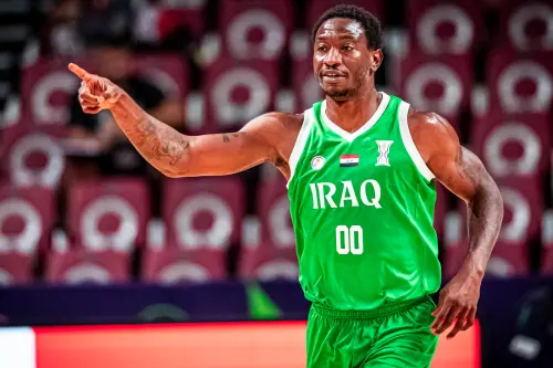 ▲伊拉克球隊的歸化後衛Demario Mayfield表現低迷，僅拿下9分，10次出手命中3球，狀況似乎還沒有調整到很理想。（圖／取自FIBA亞洲盃官網＋）