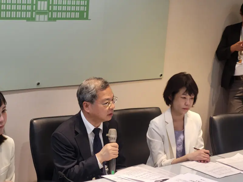 ▲龔明鑫、行政院發言人李慧芝以及顏慧欣下午在行政院說明關稅議題。（圖／記者陳佩君攝，2025.08.06）