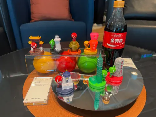 ▲熱賣冠軍為「台北101扭蛋」每個售價100元，年賣超過12萬顆。（圖／記者鍾怡婷攝）