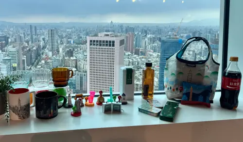 ▲台北101的紀念品融入台灣精神以及101特色，受到國內外旅客喜愛，台北101自營禮品店2024年營收破億元。（圖／記者鍾怡婷攝）