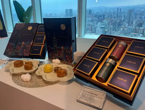 ▲銷禮品Top8「禮盒類」排行榜冠軍「台北101中秋月餅禮盒」。（圖／記者鍾怡婷攝）