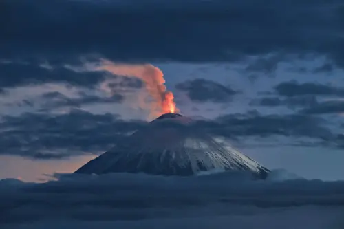 影／俄羅斯8.8強震喚醒沉睡的巨人！堪察加半島7座火山竟同時噴發
