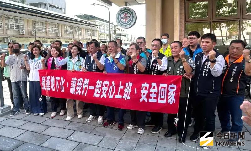 ▲林園產業園區石化業勞工反對高雄捷運林園東港線採高架，盼改採地下化施工，以確保公眾安全。(圖／記者黃守作攝，2025.08.06)
