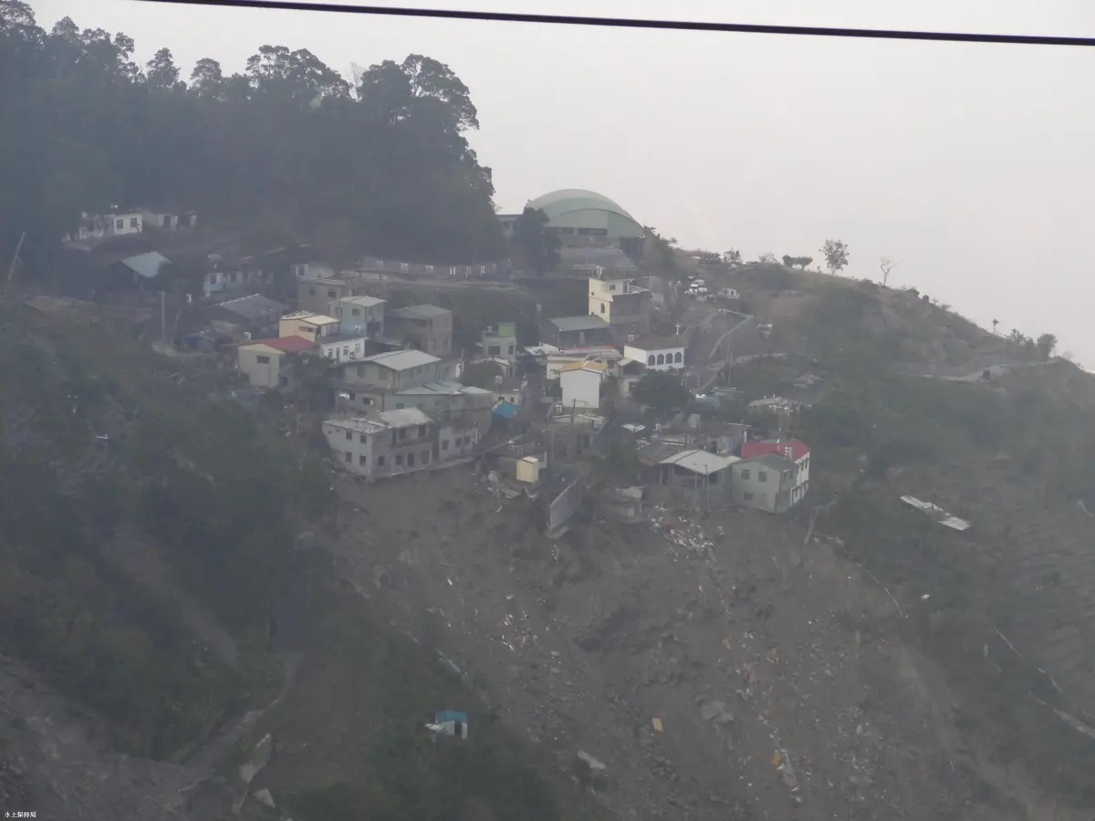 ▲水保署將土石流和大規模崩塌警戒示警範圍擴大，其中汐止列為大規模崩塌紅色警戒處。土石流示意圖。（圖／國家災害防救科技中心）