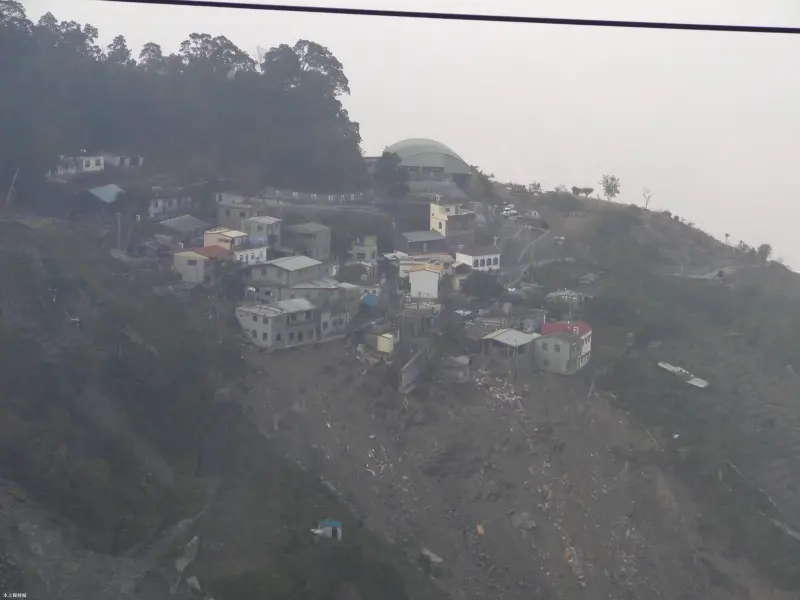 ▲水保署將土石流和大規模崩塌警戒示警範圍擴大，其中汐止列為大規模崩塌紅色警戒處。土石流示意圖。（圖／國家災害防救科技中心）