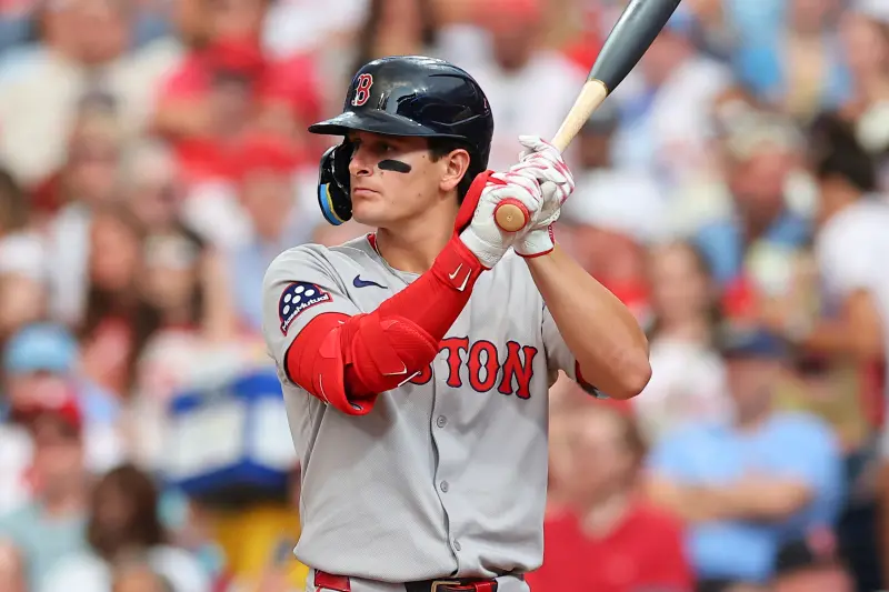 ▲美國職業棒球大聯盟（Major League Baseball）波士頓紅襪目前處於美東第2的位置，今（7）日也在球隊陣容中作出合約的簽訂，與新秀安東尼（Roman Anthony）簽下一張8年1.3億美元（約為新台幣38億）延長合約，加上激勵獎金最高可達2.3億美元（約為新台幣68億）。（圖／美聯社／達志影像）