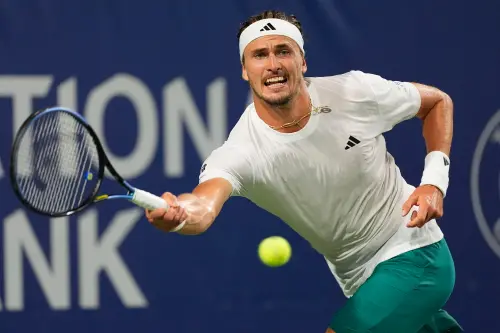 網球／茲維列夫賽末點「要命失誤」遭逆轉　多倫多大師賽無緣爭冠
