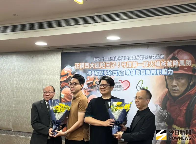 ▲醫師提到，消防員可運用輪班小睡策略，可利用勤務休息時間進行10至15分鐘小睡。