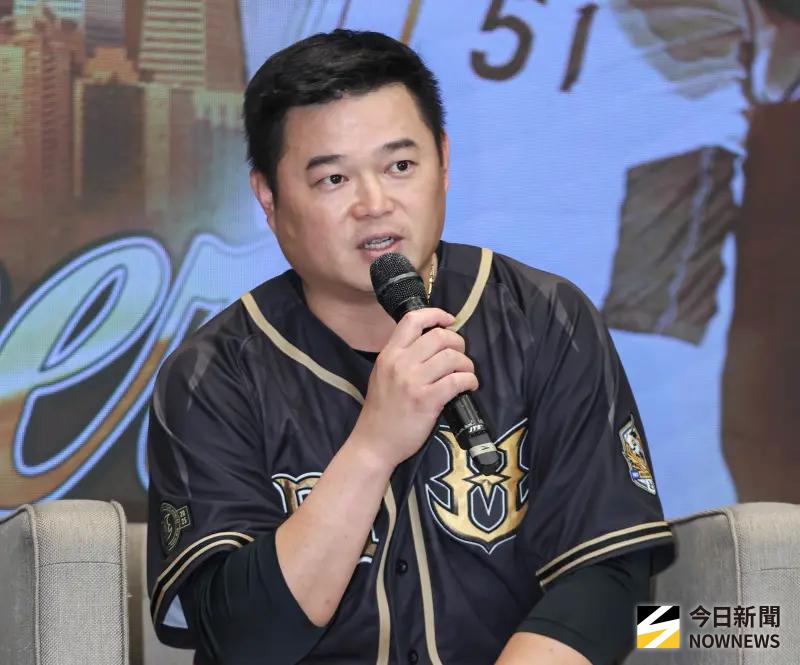 ▲統一獅老將胡金龍即將在9月20日進行引退賽，獅隊教練、隊友也獻上祝福影片。（圖／記者朱永強攝,2025.08.07）