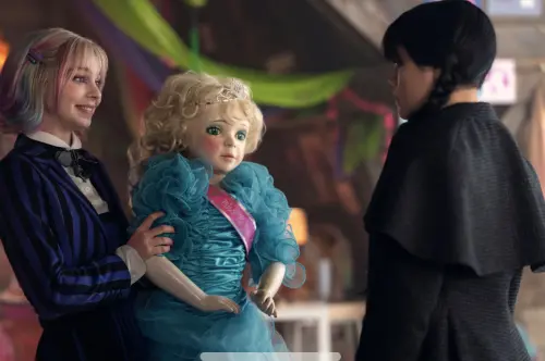 ▲《星期三》第2季比首季增添更多的神祕、解謎氣氛，在許多方面都升級。（圖／Netflix提供）