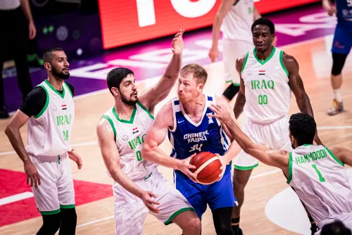 ▲中華隊面對伊拉克陷入身高劣勢，上半場籃板幾乎全靠高柏鎧一人去爭搶。（圖／取自FIBA亞洲盃官網）