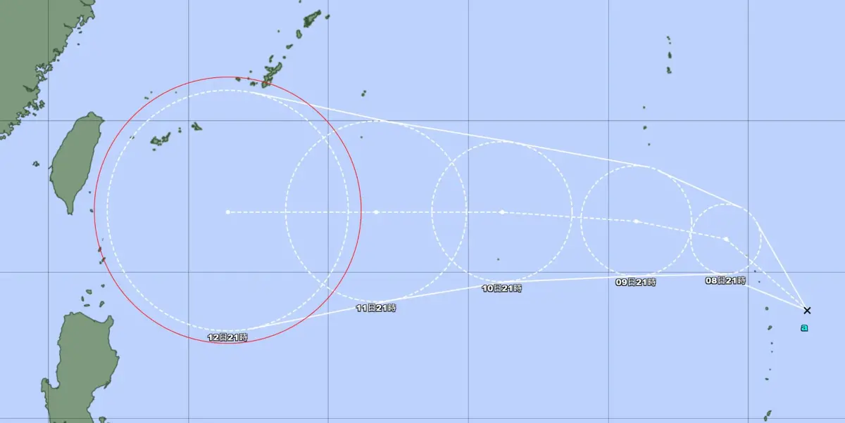 ▲位於關島附近的熱帶性低氣壓，強度持續增強中，預估在未來24小時內形成颱風，生成後將成為今年第11號颱風「楊柳」，日本氣象廳最新預測路徑如圖。（圖／日本氣象廳）