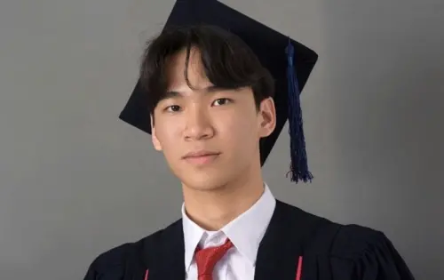 越南18歲學霸考取史丹佛大學！靠「老爸賣冰淇淋」文章勝出
