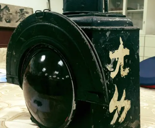 ▲台鐵已經廢除國音電報，但仍留傳在台鐵老員工及鐵道迷之間，且在台鐵內部電報（已改為使用傳真機）仍會不時看到國音電報。（圖／鐵道檔案文物室臉書）