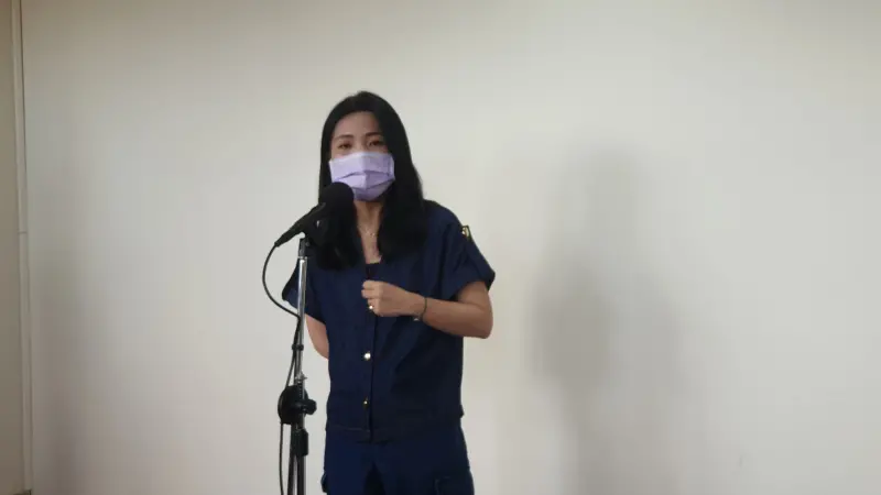 ▲徐巧芯自爆確診新冠肺炎，今戴口罩受訪。（圖／何哲欣攝，2025.08.08）