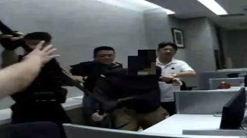 佛寺30分鐘生死戰！警國手隊長一招擒拿手奪刀救人質
