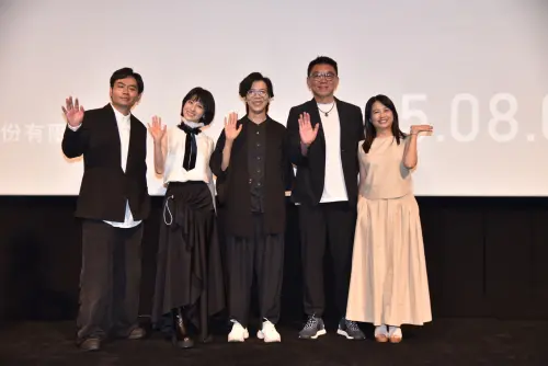 ▲《零日攻擊》日本首映會，製作人鄭心媚（左起）、監製林錦昌、導演蘇奕瑄、連俞涵、楊大正。（牽猴子提供）