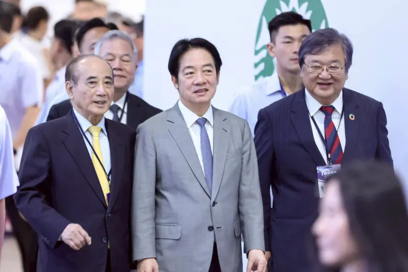    ▲台灣在今年進入「每5人就有1人是長者」的超高齡化社會，「第二屆高齡健康產業博覽會｣今（8）日開幕，賴總統與部會首長均到場。（圖／記者朱永強攝影）  