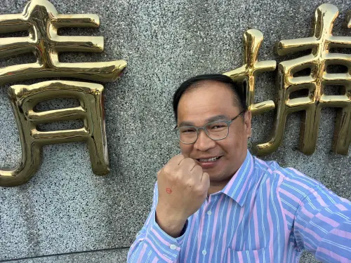 王義川嘲盧秀燕粉底液!林佳龍竟讚這句 媒體人吐6字酸度爆表