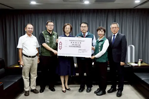 跨越太平洋的溫暖　黃偉哲感謝大洛杉磯台灣會館助重建
