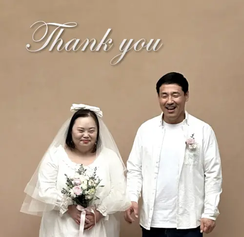 ▲鄭恩惠（左）的婚禮邀請了許多大咖藝人到場。（圖／鄭恩惠IG@amazing.grace_mag）