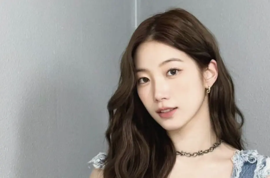 ▲韓國人氣女團LE SSERAFIM成員中村一葉於今（9）日迎來22歲，她曾學習芭蕾15年，後來更留學荷蘭深造，期間因看到BLACKPINK舞蹈MV，激發她追夢心，最終放棄芭蕾，選擇成為偶像，踏上截然不同的舞台。（圖／翻攝自中村一葉IG＠zuhazana）